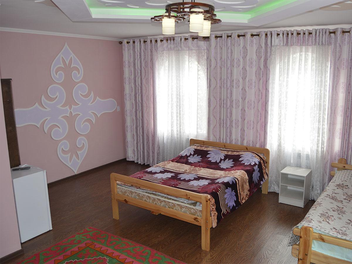 Flamingo Hotel Karakol Kültér fotó